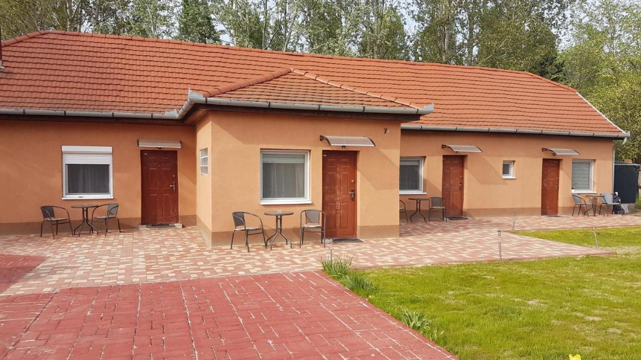 Angyal Apartman Черкесёлё Экстерьер фото