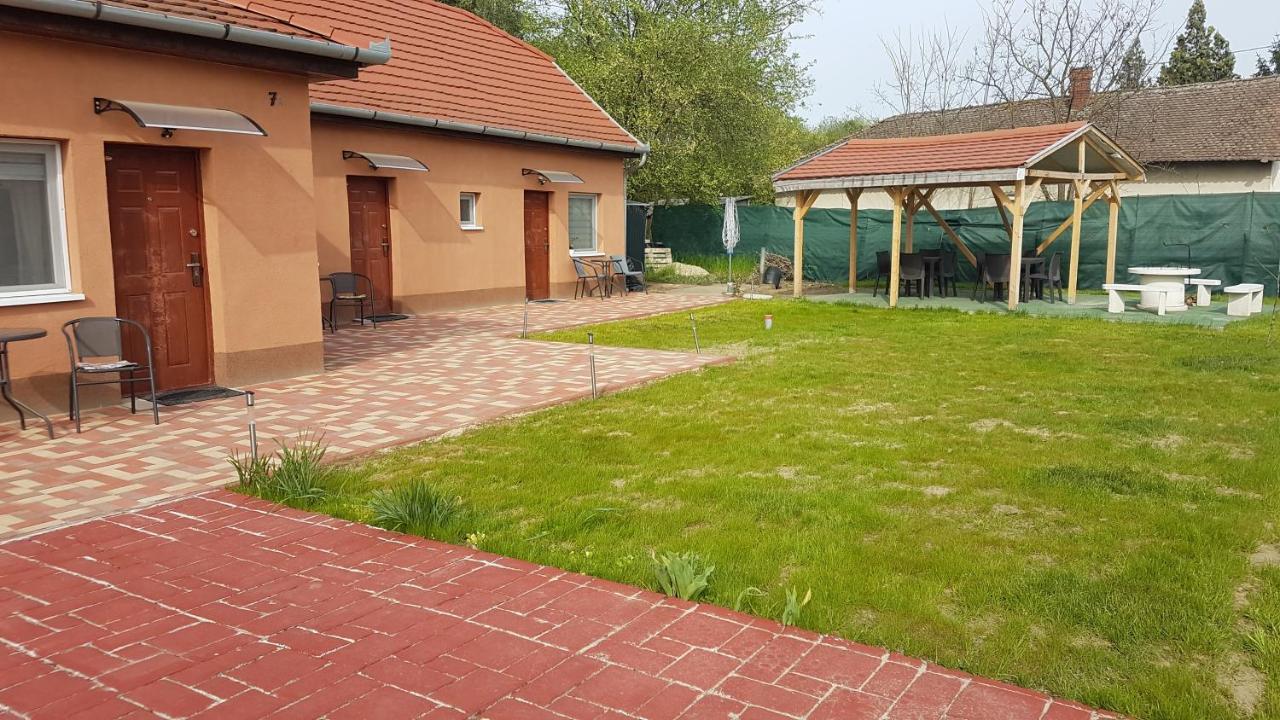 Angyal Apartman Черкесёлё Экстерьер фото